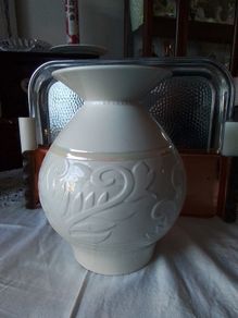 Large Beleek Living 'Willow' Vase