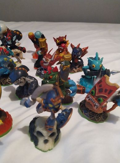 Skylanders figures