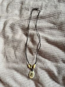 E sea shell necklace