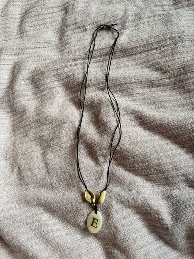 E sea shell necklace