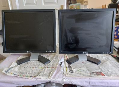 2 x Identical 17 inch Dell Monitors, Model E178FPv, both in very good condition, VGA connection
