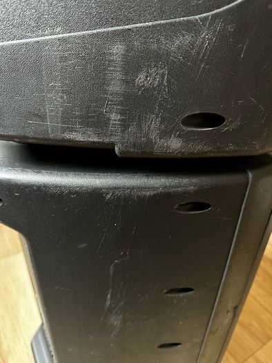 2 Passive Speakers, 2 Stands and 2 Cables