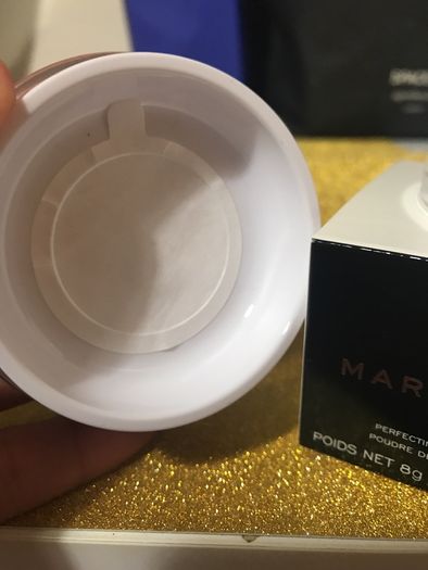 Marc Jacobs finish line perfecting coconut setting powder in invisible 34