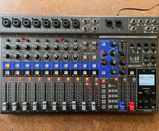 Zoom LiveTrak L-12