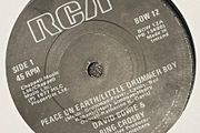 Rare Irish pressing. David Bowie &amp; Bing Crosby - Peace on Earth/Little Drummer Boy 7". Plays brilliantly.
