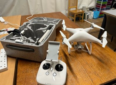 DJI Phantom 4 + Extras