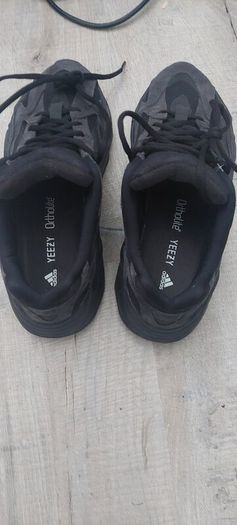 yeezy boost trainers mens size 10 brand new