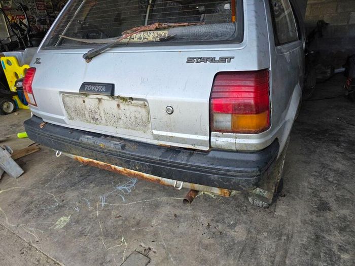 toyota starlet breaking