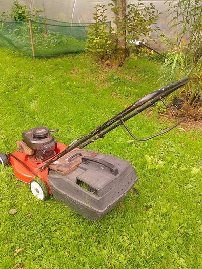 Rover Briggs petrol lawnmower