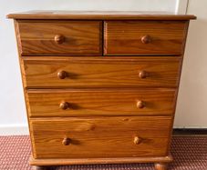 Pine chest of drawers