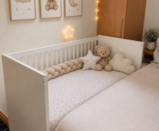baby crib