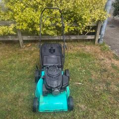 Self drive petrol lawnmower 18 inch blade start easy runs perfect