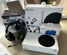 Xbox series S bundle - new - barely used