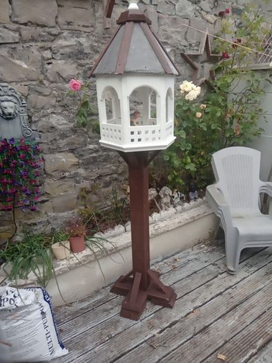 bird house/table