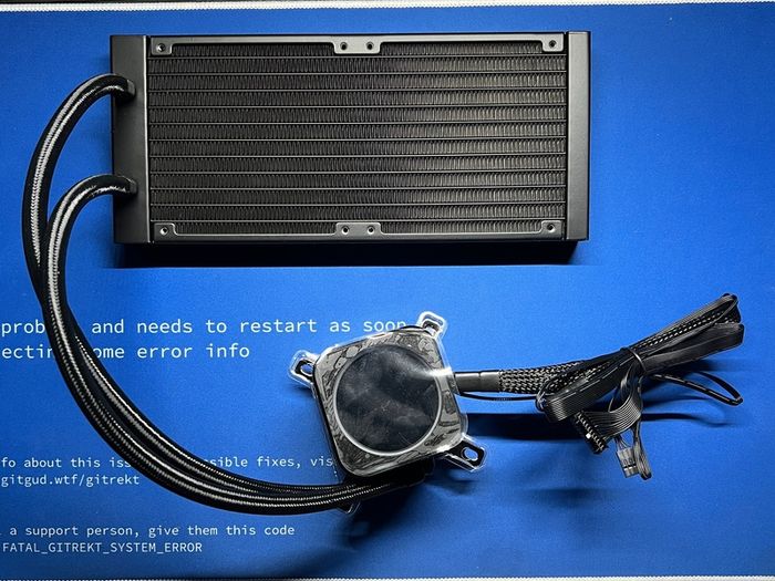 Corsair iCUE H100i Elite LCD XT (240mm)