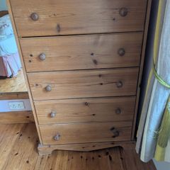 Chest of drawers