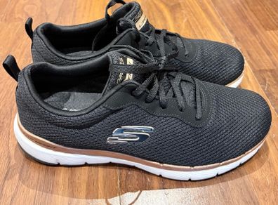 Skechers