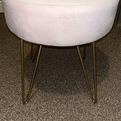 Dusty pink stool