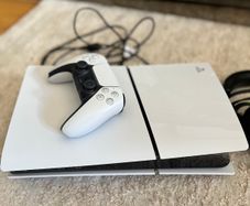 PlayStation 5 - Immaculate condition