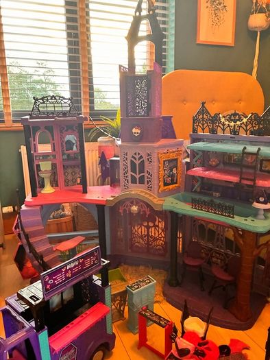 Monster High School