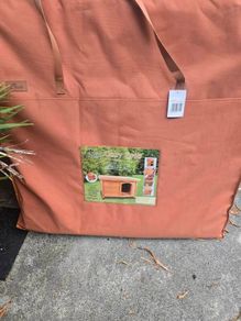 Dog HUTCH insulated floor and roof