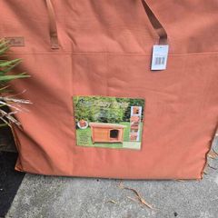 Dog HUTCH insulated floor and roof