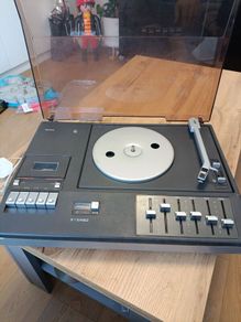 Philips 22GR814 record player  cassette recorder combination unit with a built in amplifier