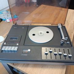 Philips 22GR814 record player  cassette recorder combination unit with a built in amplifier