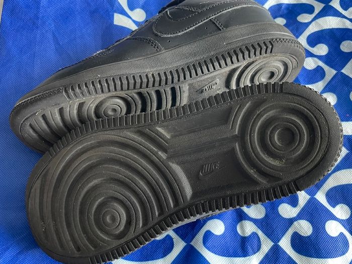 Nike trainers size UK 2.5 excellent condition