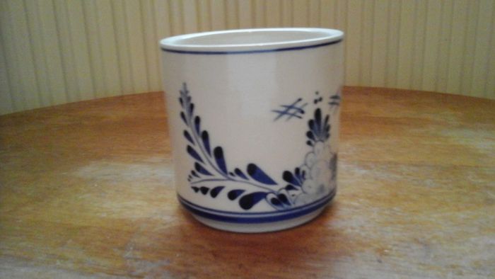 Handpainted delftware