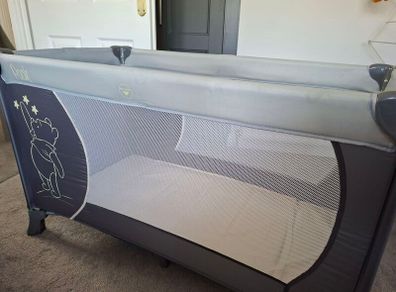 hauck travel cot with mattress