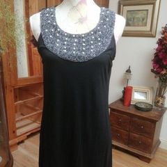 Simon Jeffrey Black top.