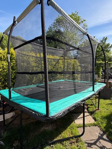trampoline and safety net