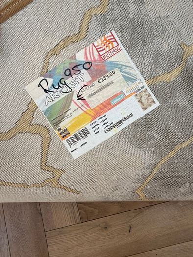 Marbled effect rug