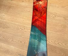 Jones Dream Catcher 151 / Ladies Snowboard / Great Condition
