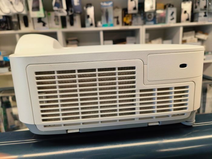 Nec Np-m260xs Short Throw Hdmi Usb Lcd Projector Data/video/hd-ready. (lamp: 2001 Hours)