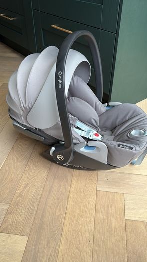 Cybex Cloud Z i-Size infant car seat