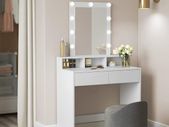 Dressing table with bulbs