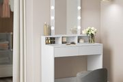 Dressing table with bulbs