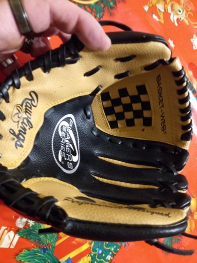 baseball catchers mitt 9"