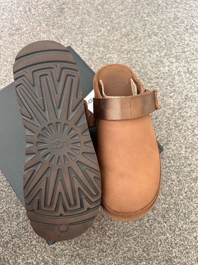 Ugg goldencoast clog 11 uk 9