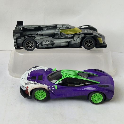 Scalextric Batman vs Joker Slot Car Twin Pack ( C4142 & C4140 TV Street supercar )