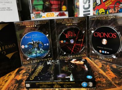 The Guillermo Del Toro Collection ! DVD ! 3-Disc Collection ! Pan's Labirynth ! Devil's Backbone ! Cronos ! Horror Movies !