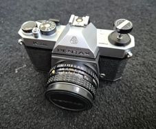 pentax k1000 with 50mm 1.7 lens