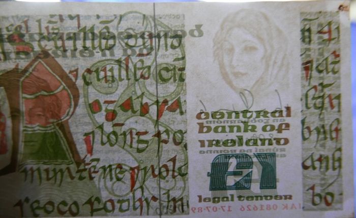 The Central Bank of Ireland. Lady Lavery (20 each)