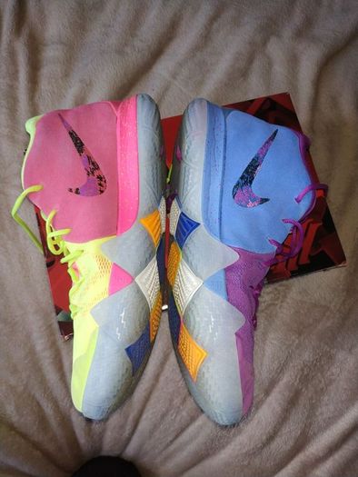 Kyrie Irving 4 confetti UK13, EU 48,5