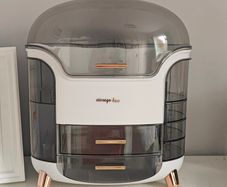 Make up storage pod