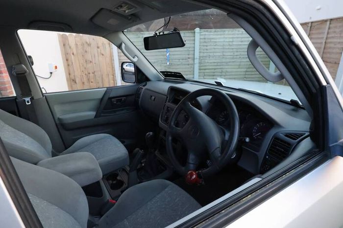 2000 Mitsubishi Pajero 3.5 V6 petrol