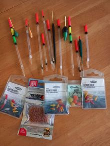 15 Floats and artificial baits