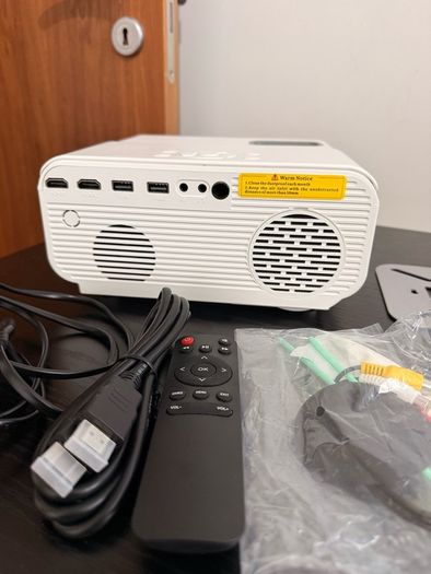 LCD Projector - WiFi/Bluetooth 13000L